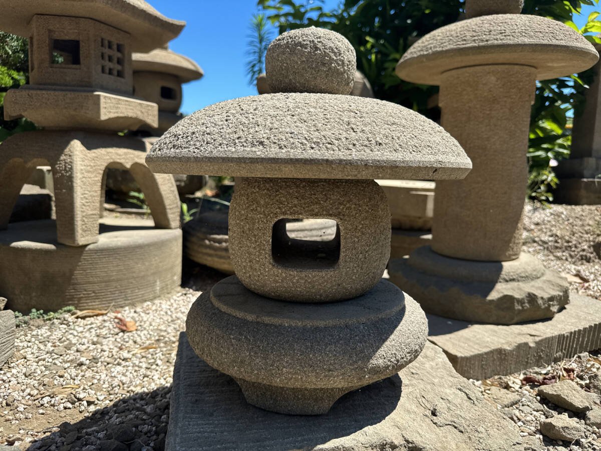 出雲石灯ろう、来待石が育てた庭園美の四百年