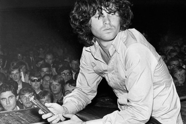 ジム・モリソンの詩——ビート・ジェネレーションが遺した幻視と断片のイメージ